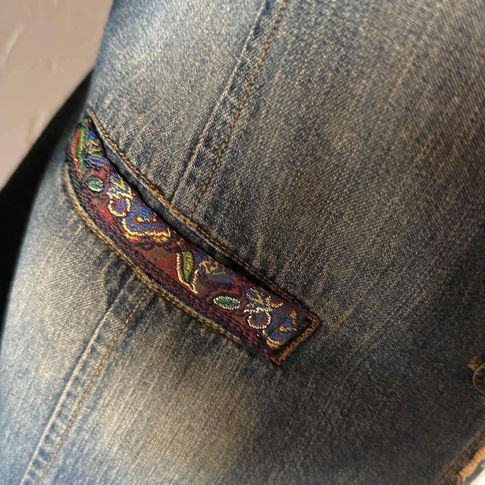 Vintage Early 2000's Hand Embellished Fitted Blazer Distressed Detail - Size 4 - Picture 4 of 7